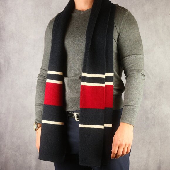 Banana Republic Extra Fine Merino Wool Scarf - Picture 2 of 5